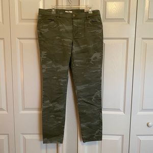 NWT LOFT modern skinny camo chinos size 14